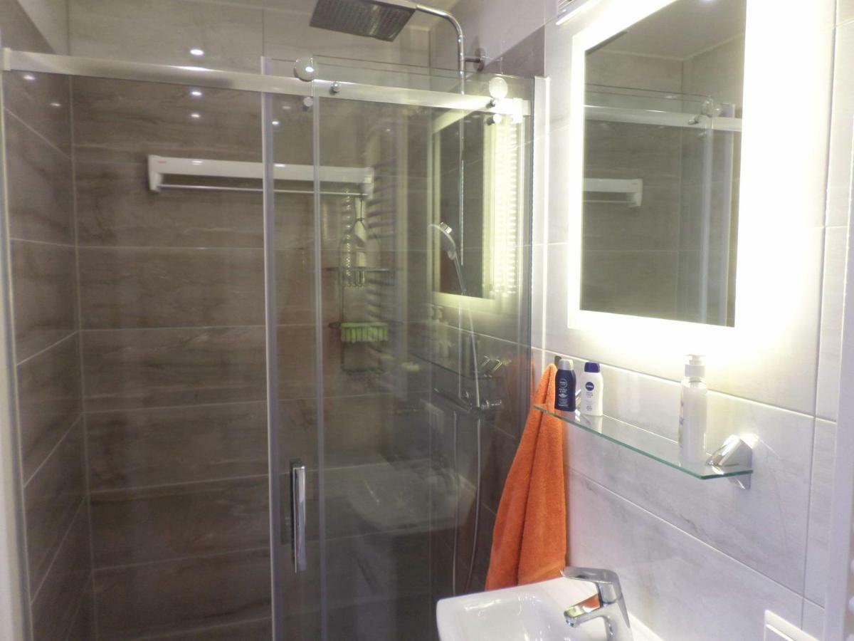 Waldenbuch 1 Zi. Apartment Naehe Flughafen/Messe Stuttgart 24H מראה חיצוני תמונה
