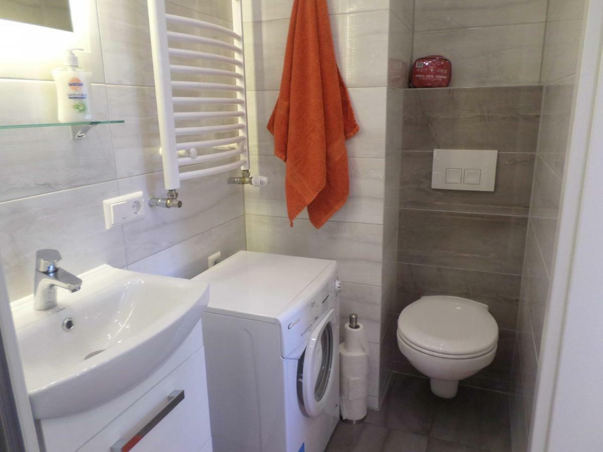 Waldenbuch 1 Zi. Apartment Naehe Flughafen/Messe Stuttgart 24H מראה חיצוני תמונה